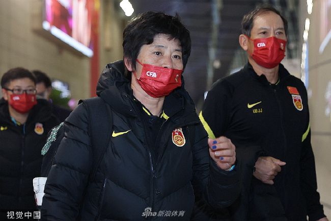 女生被草